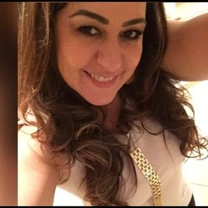 Meet your Posher, Mirela